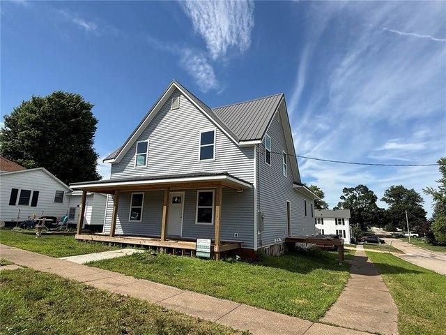 House for sale in Cedar, Iowa
