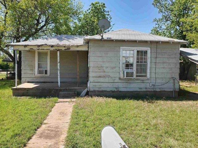 House for sale in Electra, Texas
