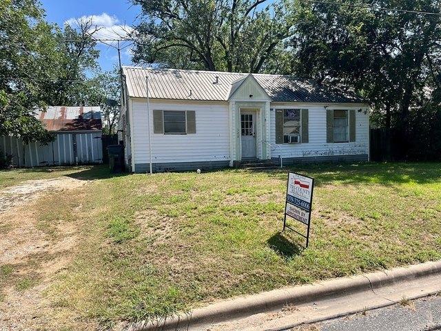 House for sale in Weimar, Texas