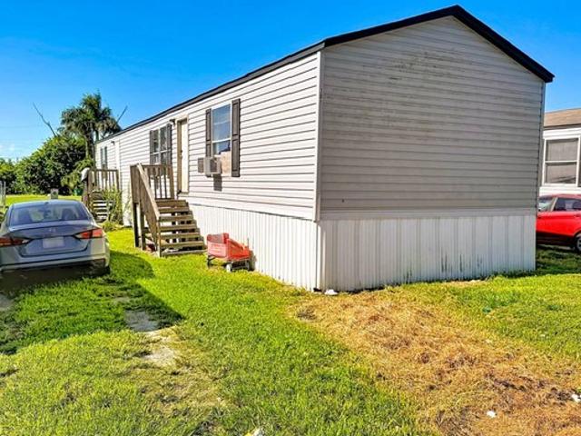 House for sale in Pahokee, Florida