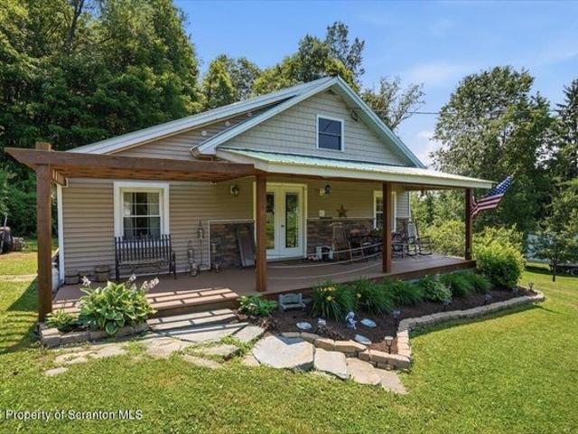 House for sale in Thompson, Pennsylvania