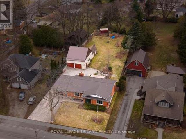 House for sale in Ontario
