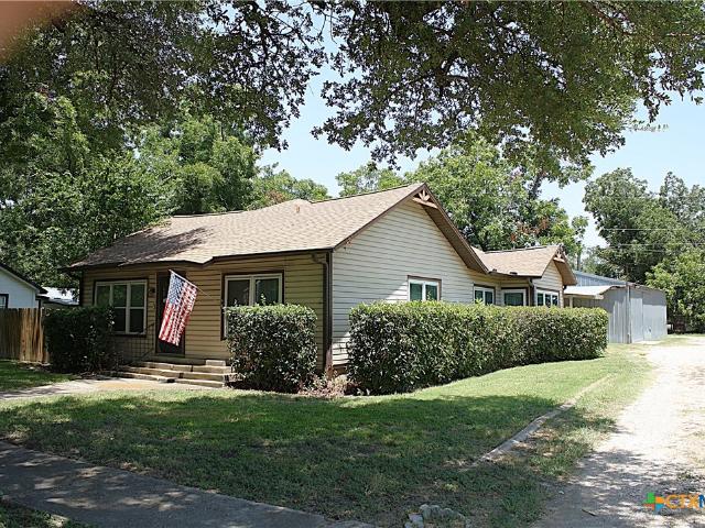 House for sale in Holland, Texas