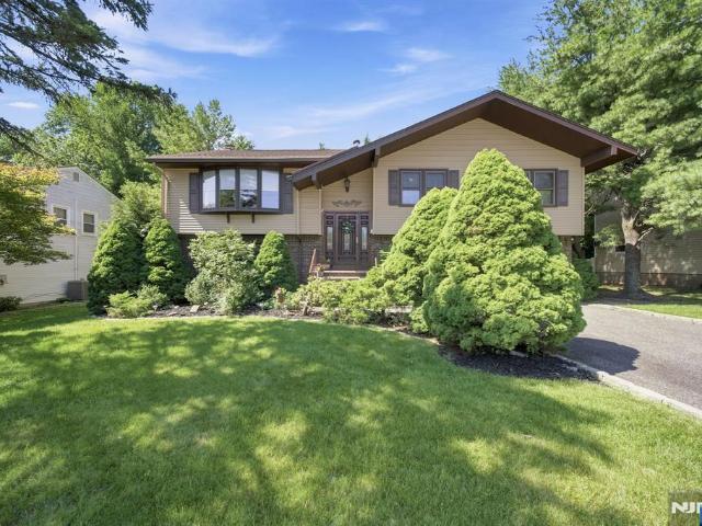 House for sale in Northvale, New Jersey