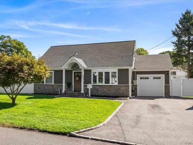House for sale in Bohemia, New York