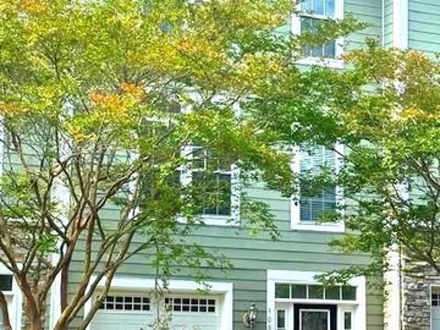 Townhouse for sale in Virginia