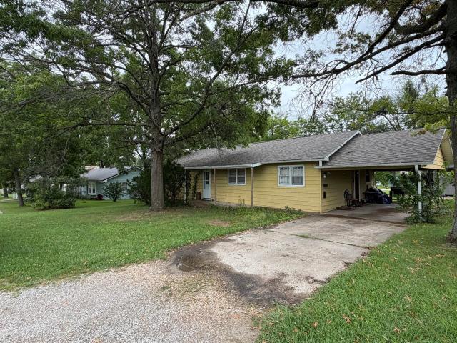 House for sale in Mountain Grove, Missouri