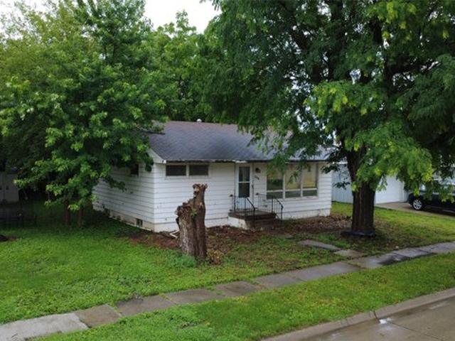 House for sale in Pleasantville, Iowa