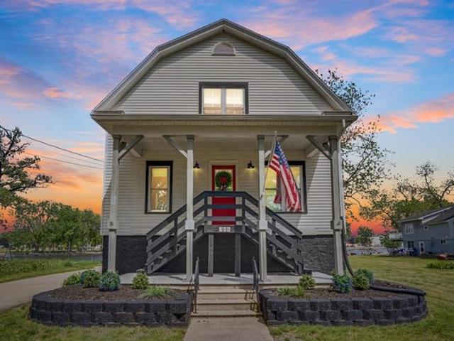 House for sale in Independence, Iowa