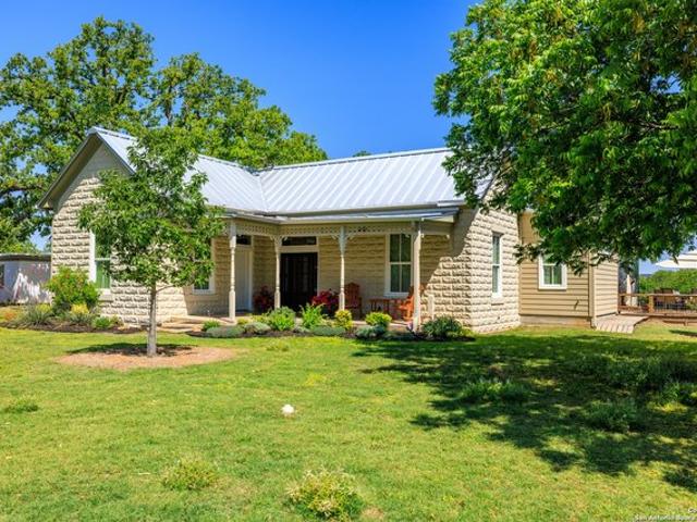 House for sale in Fredericksburg, Gillespie County