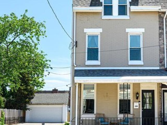 Townhouse for sale in Bridgeport, Pennsylvania