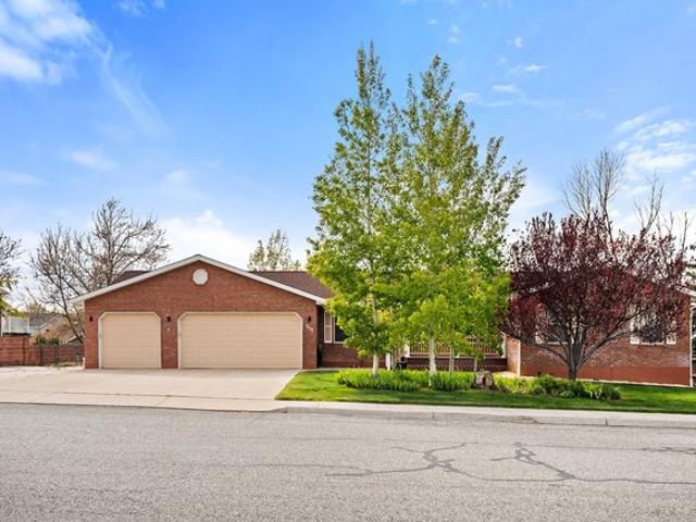 House for sale in Iron, Utah