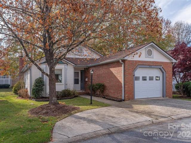 Condo for sale in Hendersonville, North Carolina