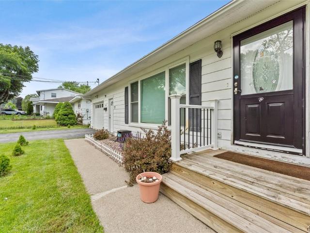 House for sale in Jamesville, New York