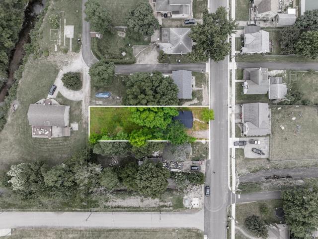 House for sale in Syracuse, Indiana