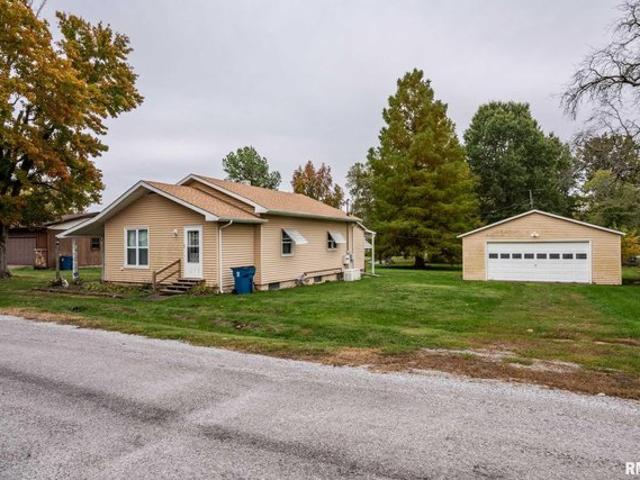 House for sale in Valier, Illinois