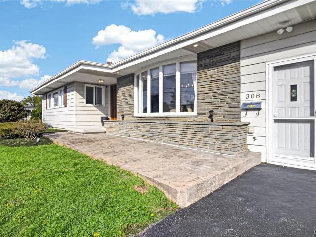 House for sale in Oneida, New York