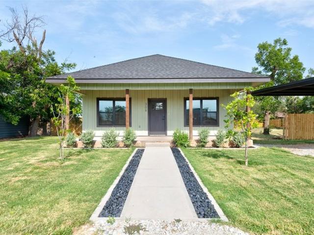 House for sale in Taylor, Texas