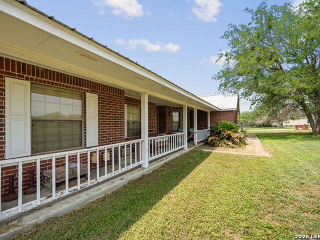 House for sale in Saint Hedwig, Texas