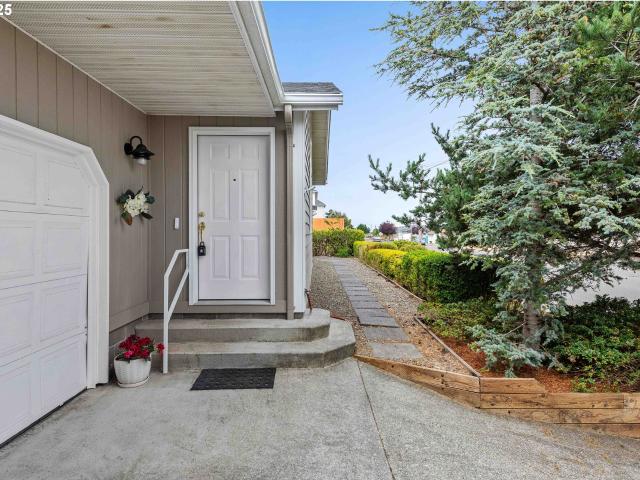 House for sale in North Bend
