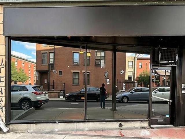 Commercial for rent in Junction Area, Toronto