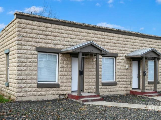 House for sale in Emmett, Gem County