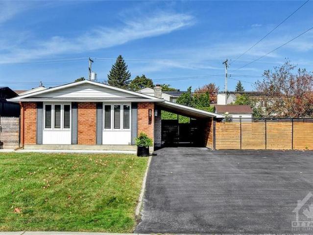 House for sale in Orleans