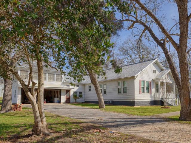 House for sale in Schulenburg, Texas