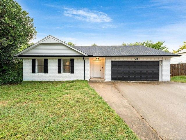House for sale in Fort Gibson, Oklahoma