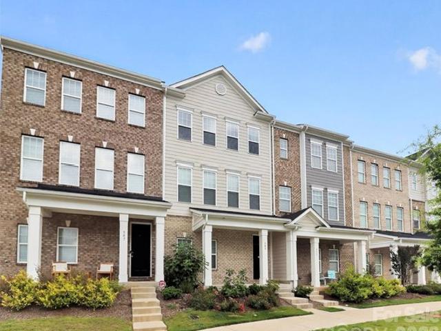 Townhouse for sale in Cramerton, North Carolina