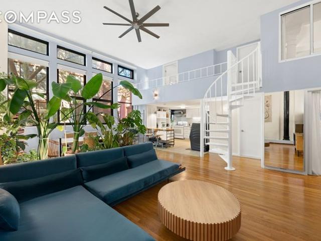 Condo for sale in Arverne, New York