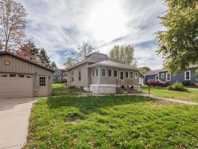 House for sale in Dodgeville, Iowa County