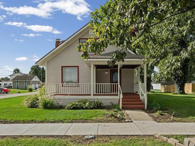House for sale in Chalmers, Indiana