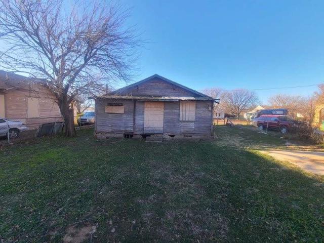 House for sale in Electra, Texas