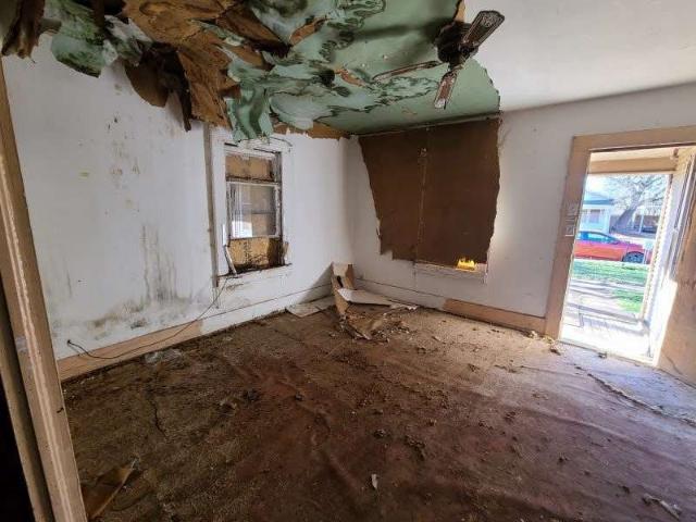 House for sale in Electra, Texas