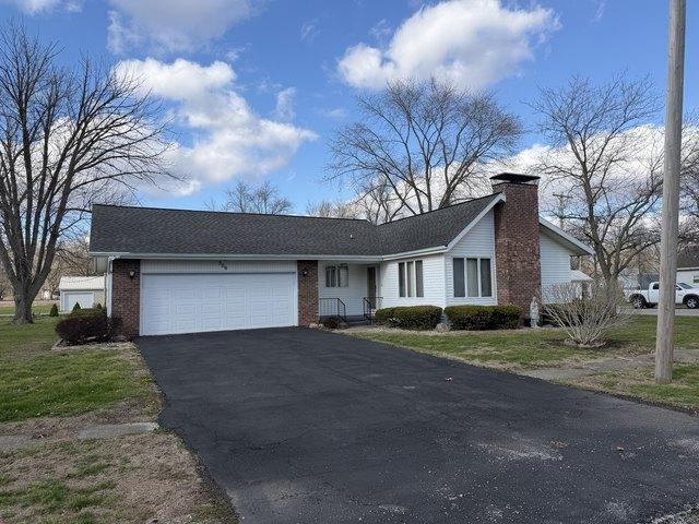 House for sale in Douglas, Illinois
