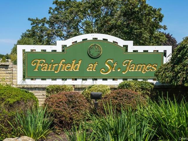 Condo for sale in Smithtown, New York