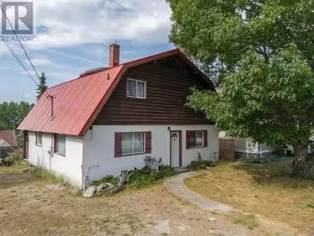 House for sale in Sirdar, British Columbia