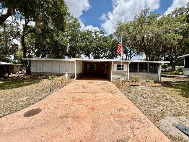 House for sale in Lady Lake, Florida