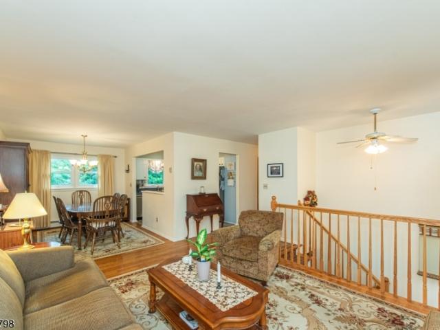 House for sale in Glasser, New Jersey