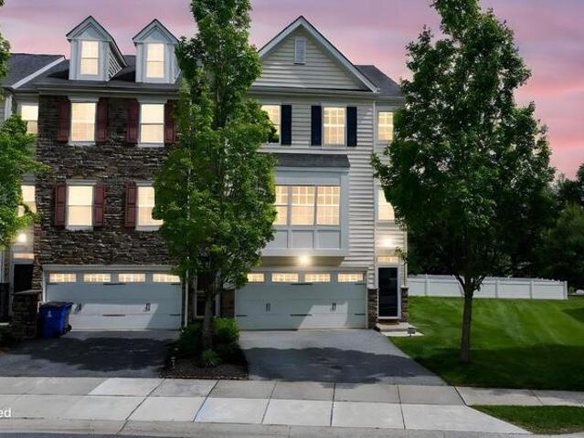 Townhouse for sale in Newark