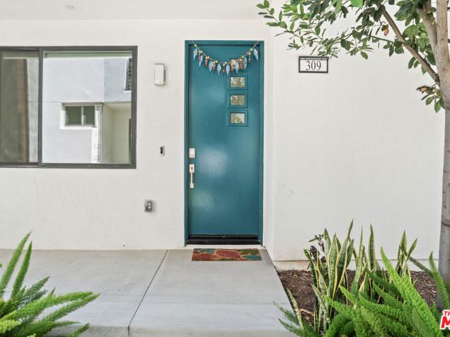 Condo for sale in Tustin, California
