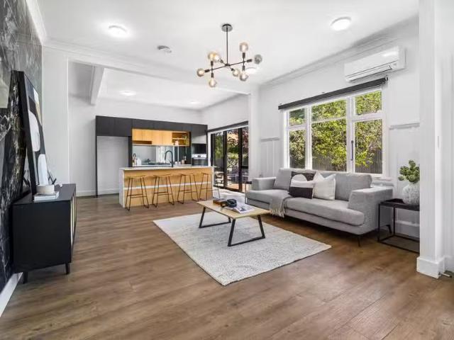 House for sale in Chaslands, Canterbury