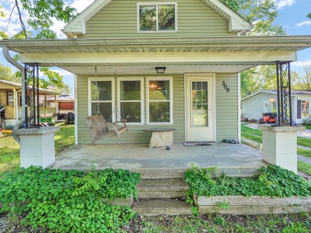 House for sale in Jamestown, Indiana
