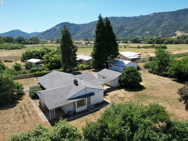 House for sale in Oregonia