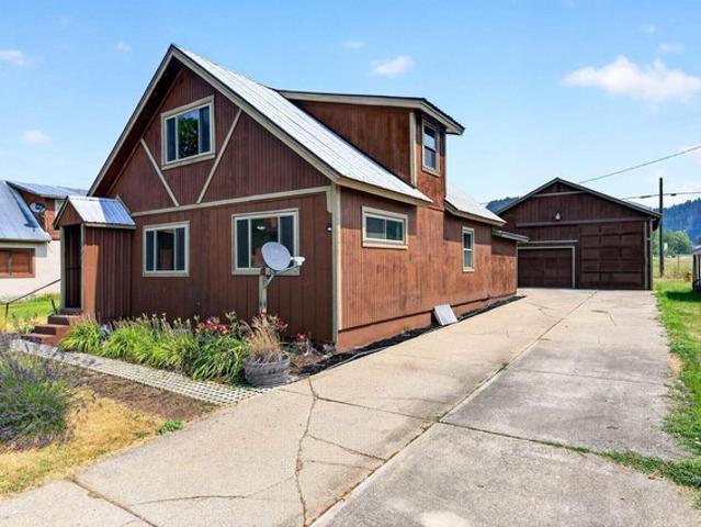 House for sale in Metaline Falls, Washington