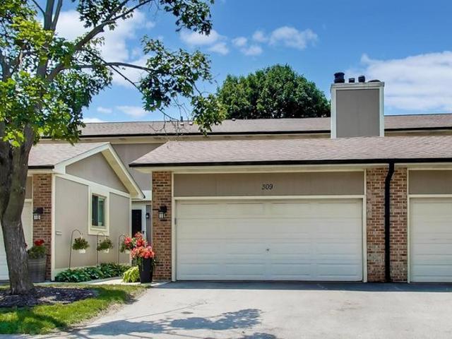 Townhouse for sale in Deerfield, Illinois