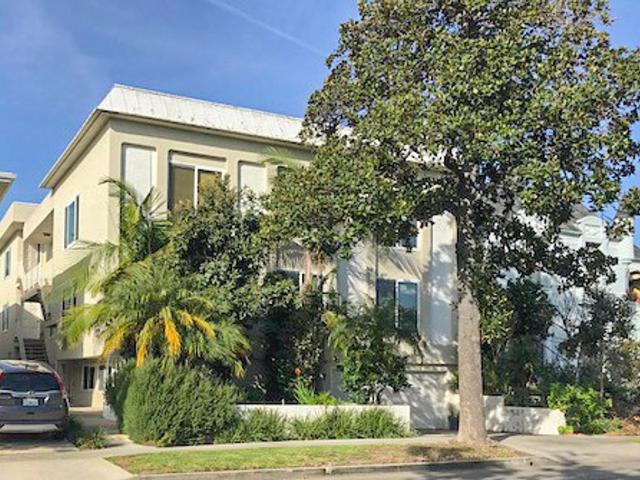 Apartment for rent in Beverly Hills, California