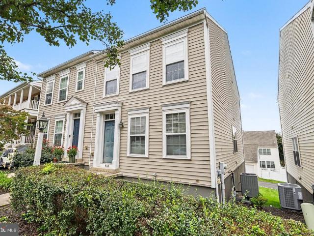 Townhouse for sale in Florin, Mount Joy