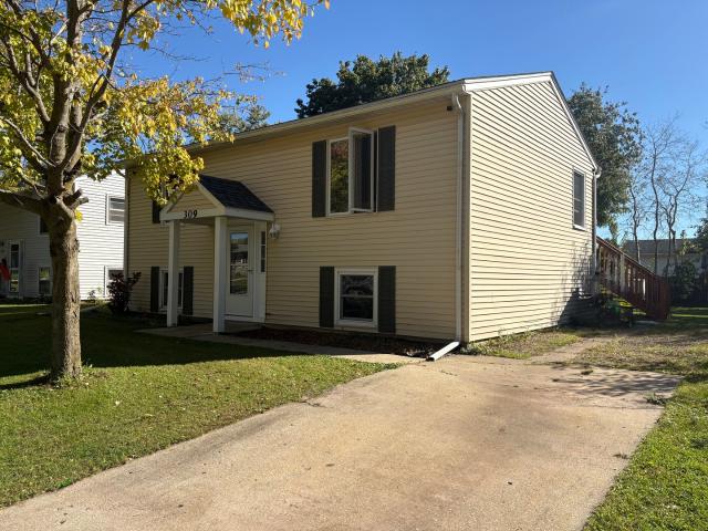 House for sale in Rochelle, Ogle County